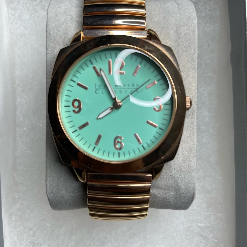 Joan Rivers Watch - Picture 2 of 5